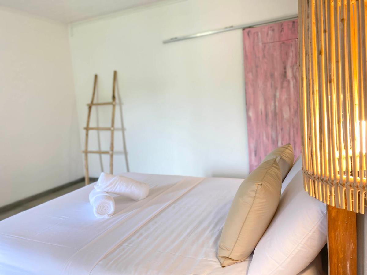 Sky Breeze Hotel Unawatuna Exterior photo